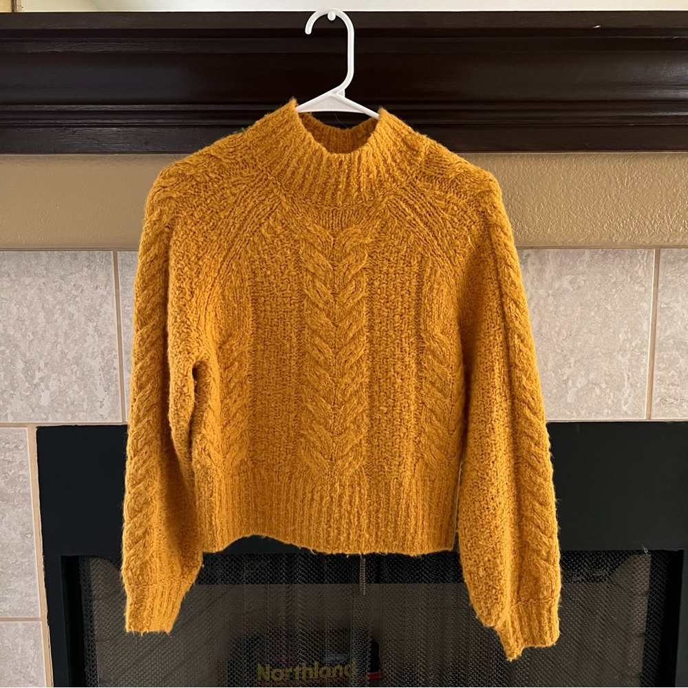 Aritzia Sunday Best Melly Sweater in Cairo Gold XS
